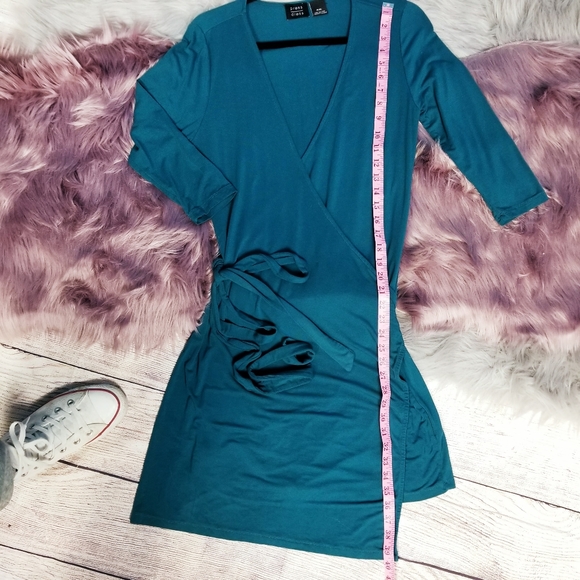 Press Dress - Picture 3 of 5